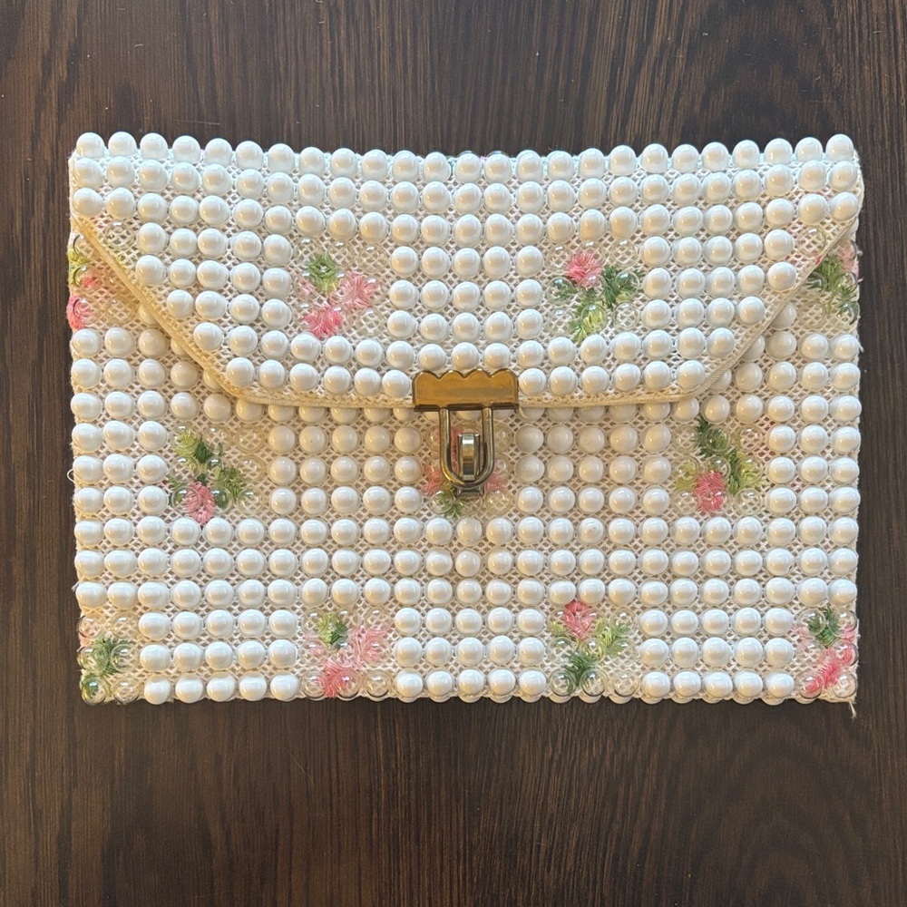 Vintage White Beaded Clutch with Floral Accents